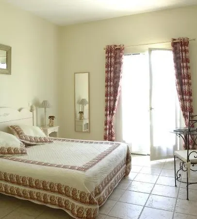 Hotel Restaurant Le Clos De Pradines 3*