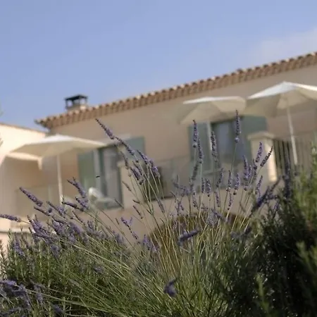 Ceres - Boutique-hotel & - Elegance En Terre D'uzes 3* 생-쿠앵탕-라-포테리