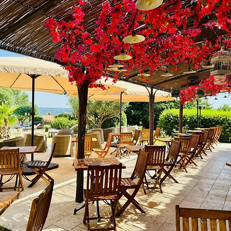 Ceres - Boutique-hotel & - Elegance En Terre D'uzes 3* سان كوينتين-لا-بوتيريه