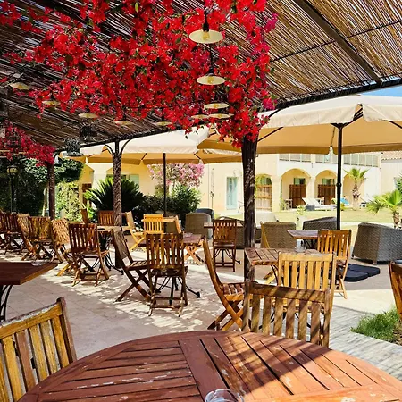 Ceres - Boutique-hotel & - Elegance En Terre D'uzes 3* סן-קונטן-לה-פוטרי