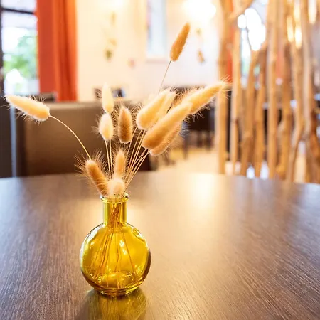 Ceres - Boutique-hotel & - Elegance En Terre D'uzes 생-쿠앵탕-라-포테리