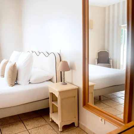 Ceres - Boutique-hotel & - Elegance En Terre D'uzes 호텔 3*