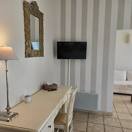 Ceres - Boutique-hotel & - Elegance En Terre D'uzes 3*