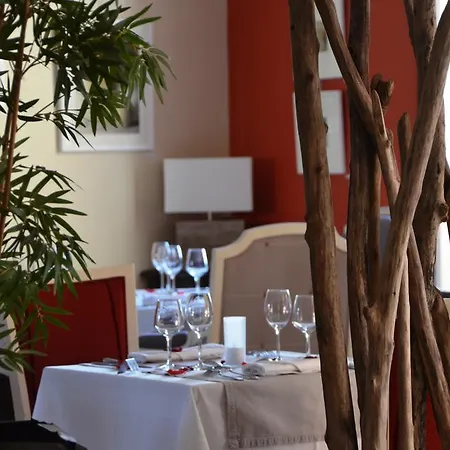 Hotel Restaurant Le Clos De Pradines 3*