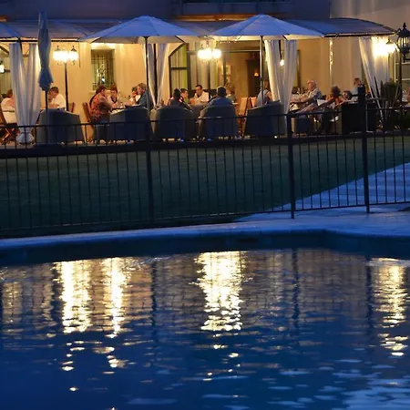 Hotel Restaurant Le Clos De Pradines 3*